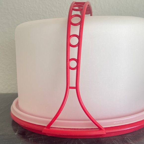 Tupperware Red and White Cake Carrier - Picture 3 of 7